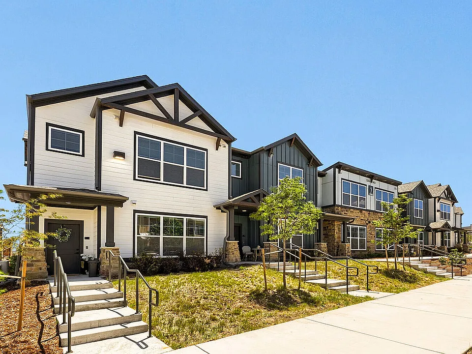 Ara Townhomes and Flats