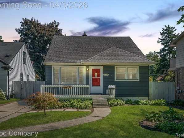 2714 Rochester Rd, Royal Oak, MI 48073