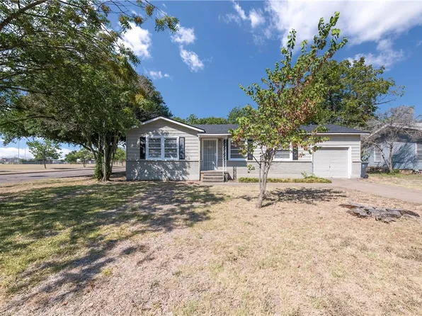 900 N 62nd St, Waco, TX 76710