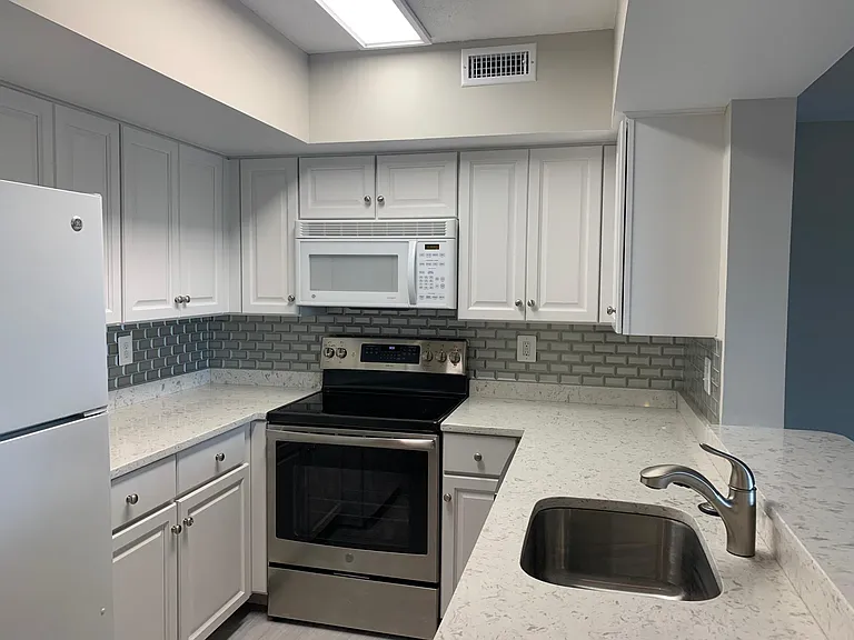 2400 Clarendon Blvd #410 — Photo 1