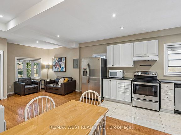 5th image of 24 Victoria St