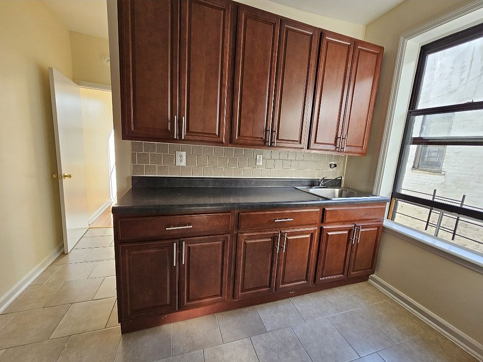 1st image of 2015 Bedford Ave APT 3B