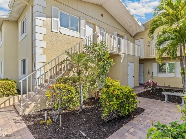 8127 Country Rd Unit 201, Fort Myers, FL 33919