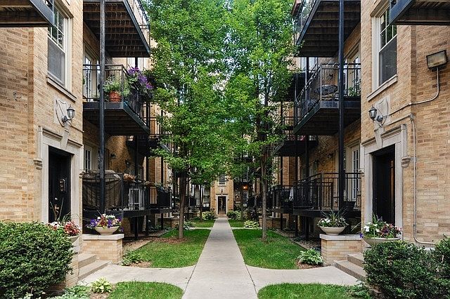 1st image of 2241 N Lincoln Ave #J-3