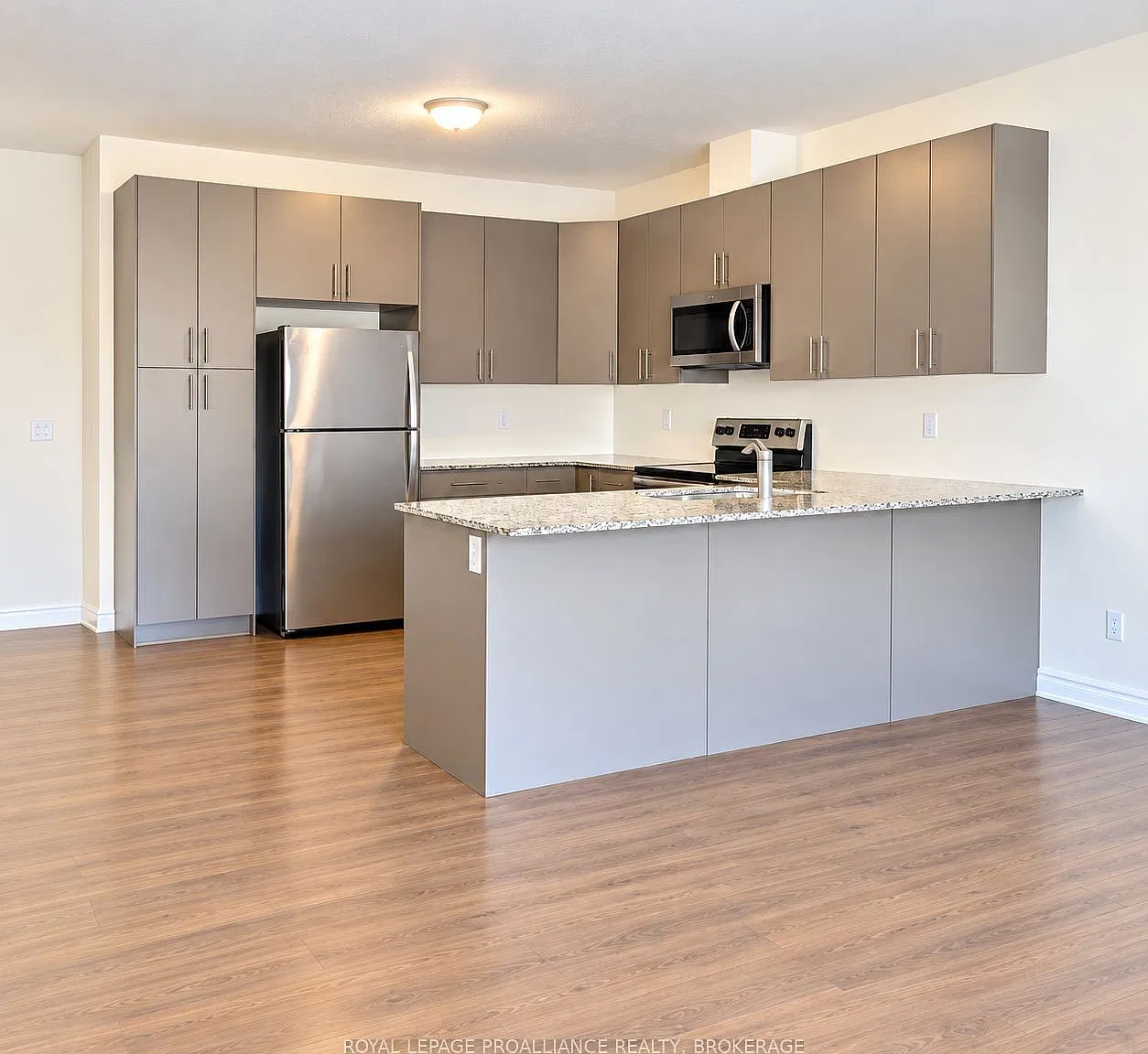 2 bed, $2,500 — Photo 4