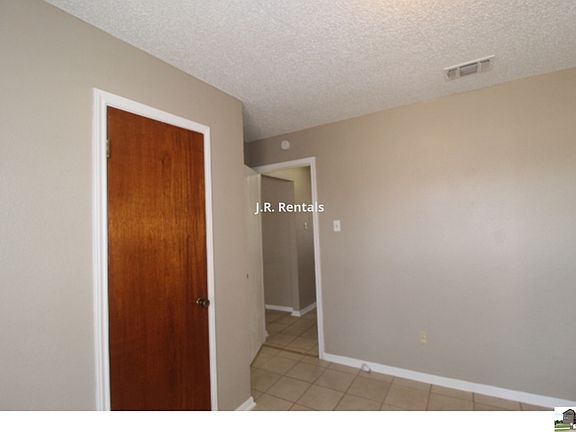 5th image of 501 Northern Dove Ln APT A