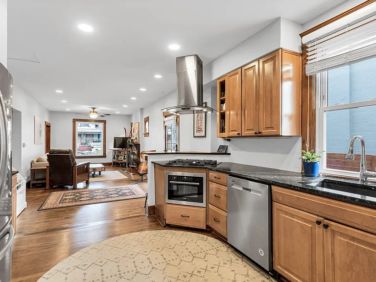 455 N Pearl St — Photo 11
