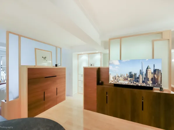 227 East 57th Street image 7 of 13