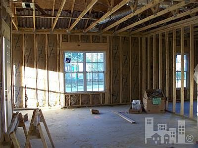5th image of 1560 Bluff Dr.