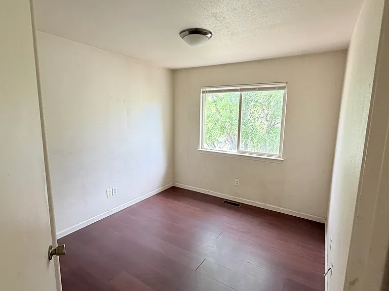 140 Palmer Ct — Photo 4