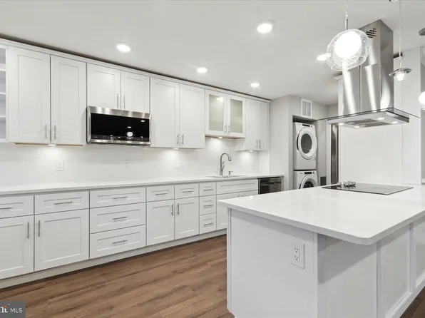 7301 Coventry Ave APT 410, Elkins Park, PA 19027