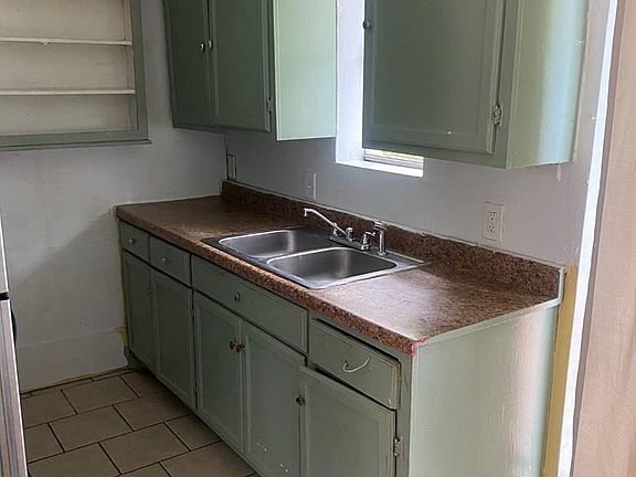 4th image of 2304 Shidler Dr APT 99