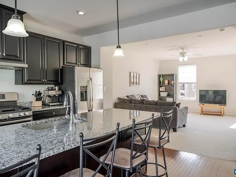 2052 Elm Tree Ct — Photo 8