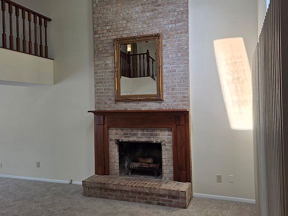2nd image of 846 Fawnhill Dr