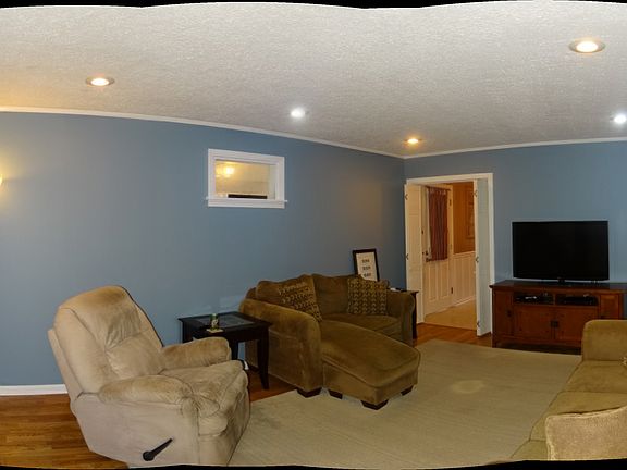 2nd image of 1922 S Parkway St