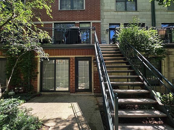 3rd image of 1812 S Dearborn St APT 43