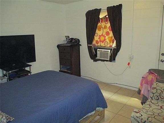 4th image of 9028 Olive St