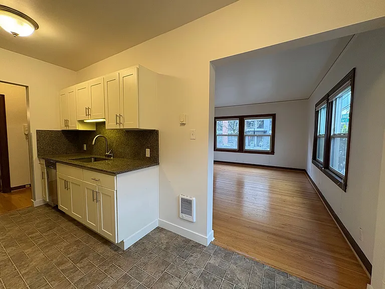 The Mulholland Apartments — Photo 17