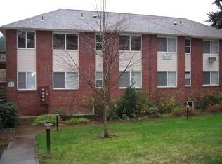 216 Ridgeway Rd, Lake Oswego, OR 97034