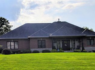 6485 Shannon Glen Dr, Fenton, MI
