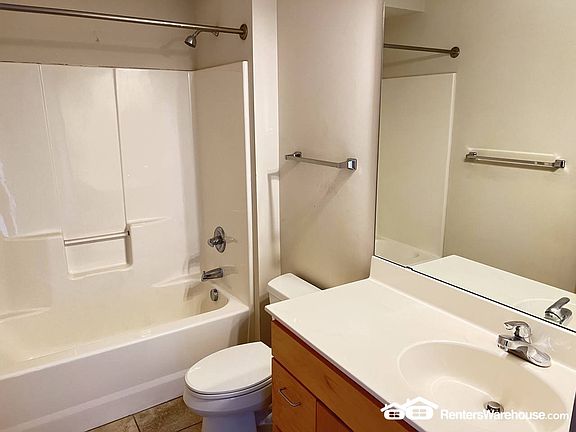 5th image of 2600 University Ave SE APT 420