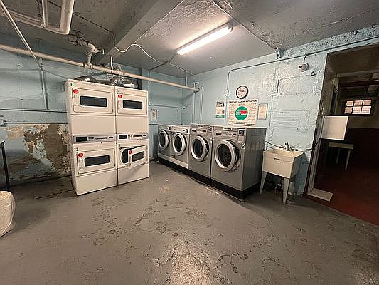 4th image of 4333 48th St APT 3