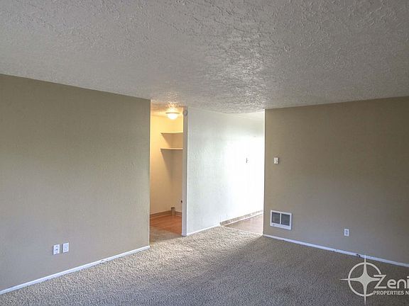 3rd image of 2446 Rossiter Ln