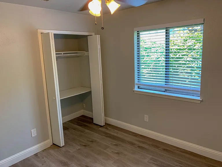 1604 Holstein Dr — Photo 23