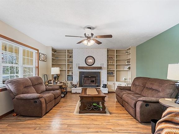 3rd image of 323 Western Hills Dr
