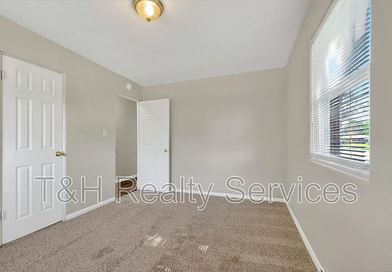 3836 Priscilla Ave — Photo 16