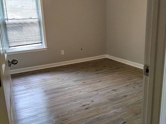 2nd image of 6017 Fox Ridge Dr