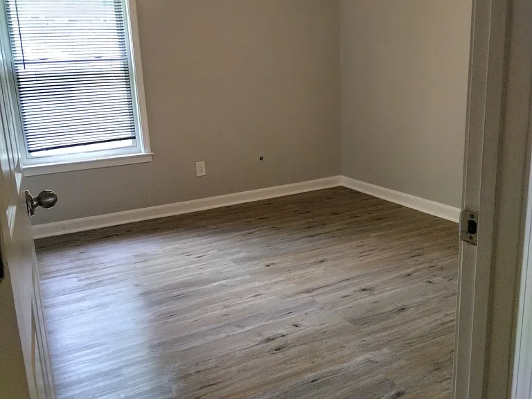 6017 Fox Ridge Dr — Photo 2