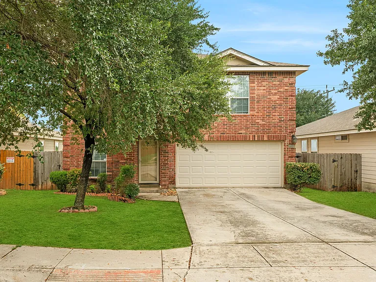 9602 Palomino Path — Photo 1