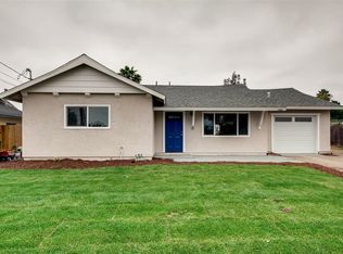 1052 Swallow Dr, Vista, CA 92083