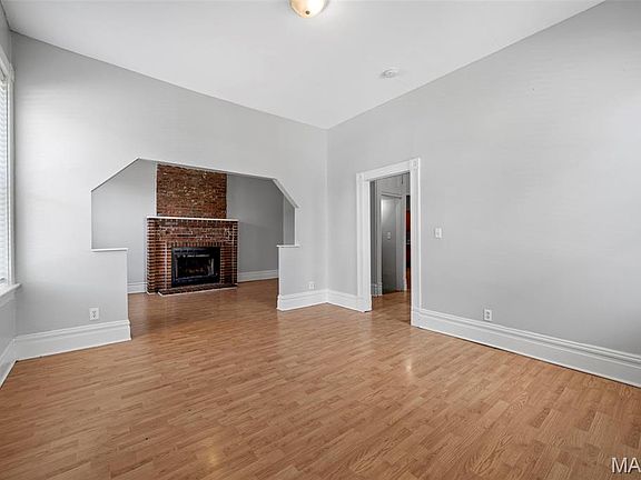 4th image of 4717 S Compton Ave