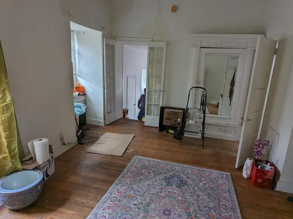 251 S 41st St #3R, Philadelphia, PA 19104