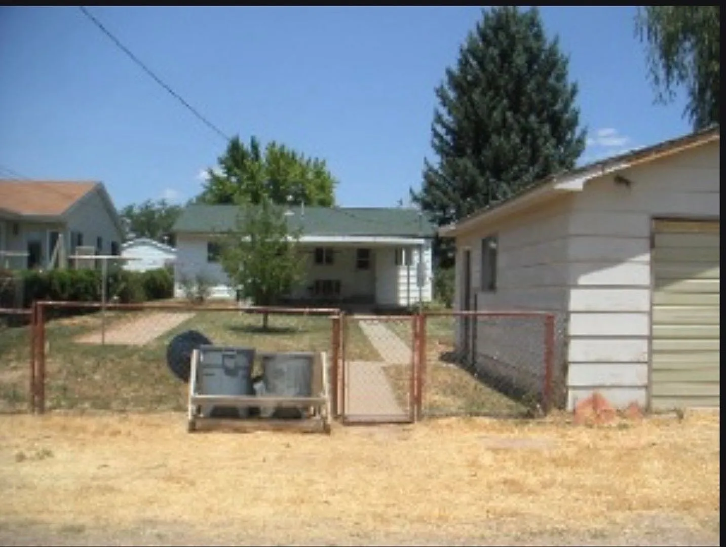 2 bedroom house — Photo 4