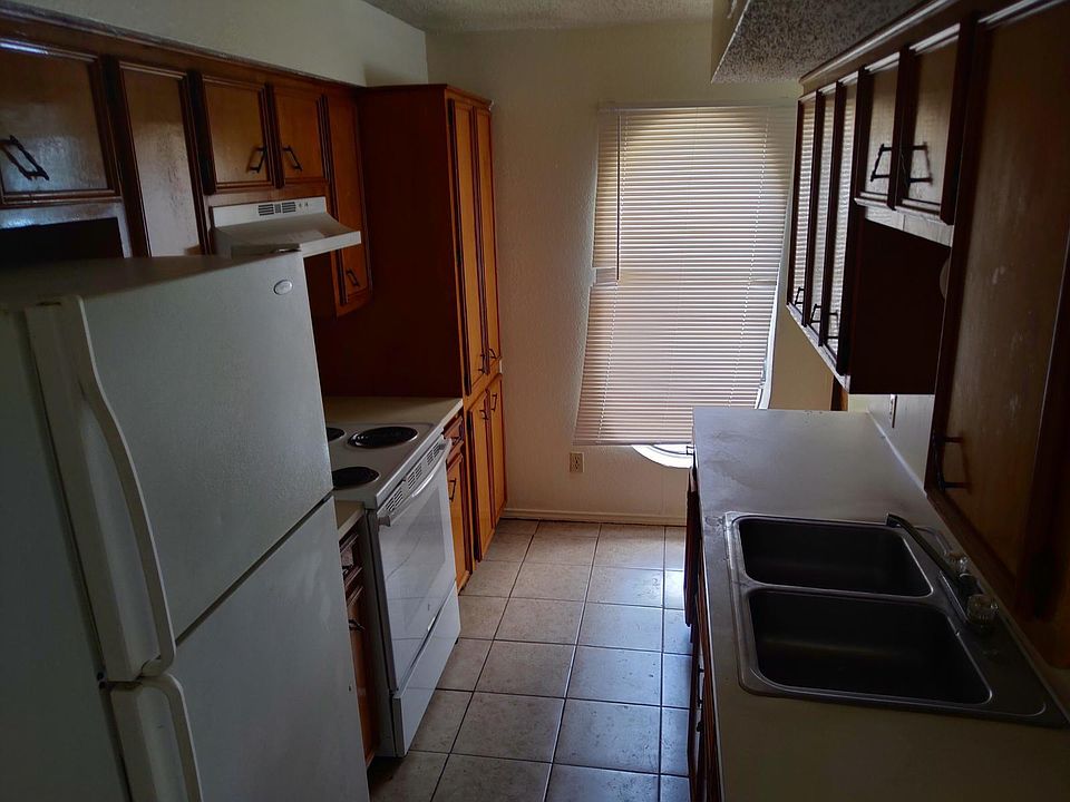 1st image of 2311 W Iris Ave APT 206