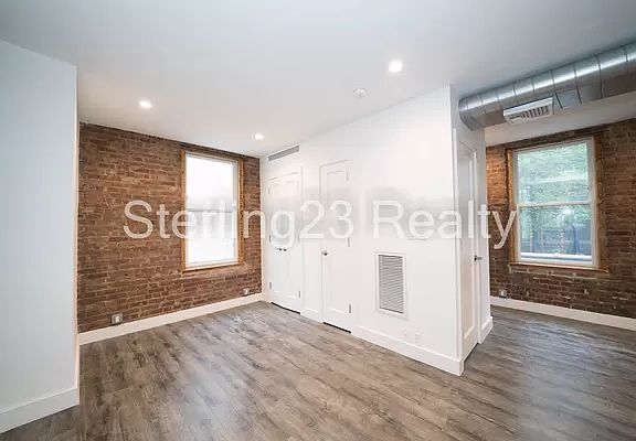 5th image of 26-20 Hoyt Ave S #2RR