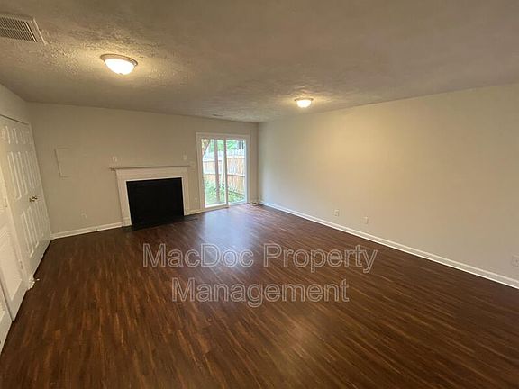5th image of 102 Raquel Ct