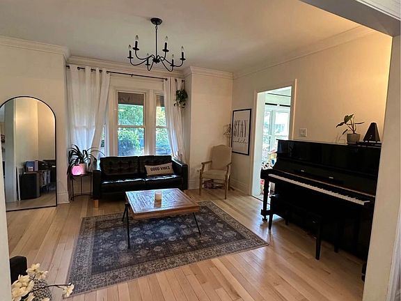 5th image of 443 Maple Ave
