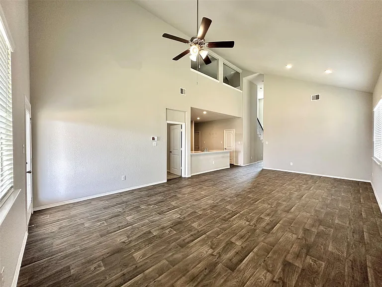5410 Pembrokeshire Cir — Photo 5