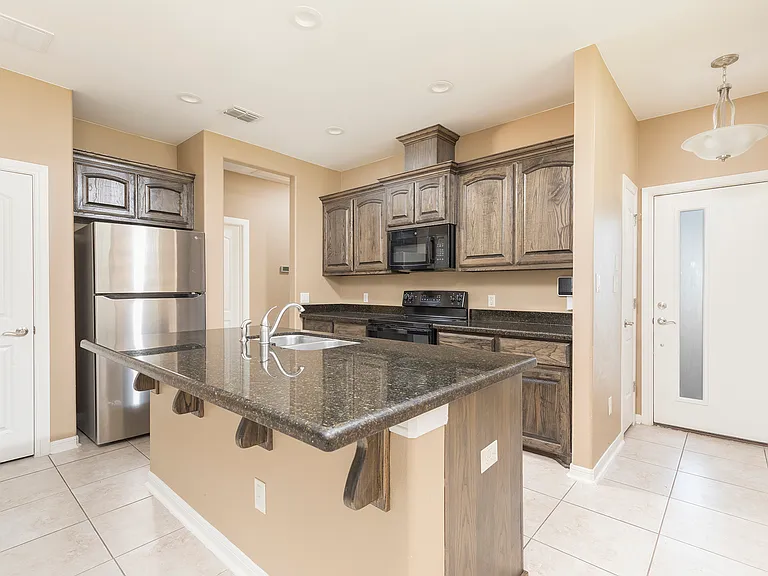 1331 E Candor Dr — Photo 5