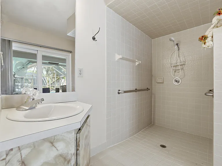 191 Parkwood Dr — Photo 13