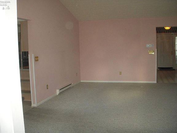 5th image of 4308 Woodridge Dr