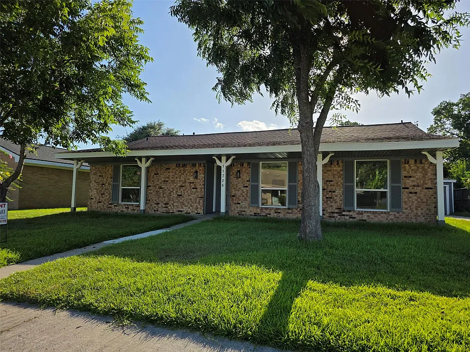 11726 N Willow Cir