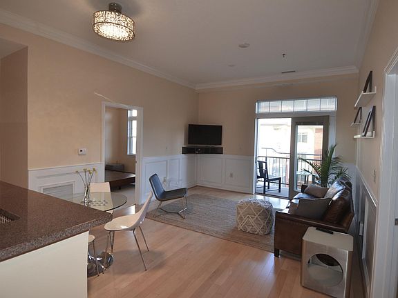 2nd image of 309 Holland Ln #30X