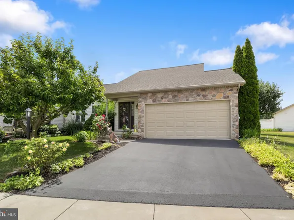 2995 Barley Cir #15, Dover, PA 17315