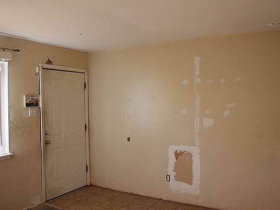 5th image of 12156 Criterion Ave