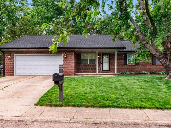 1743 Moccasin Dr, Boonville, IN 47601